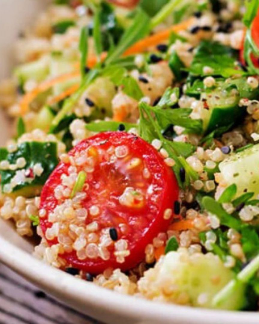 Ensaladilla de quinoa alegre 