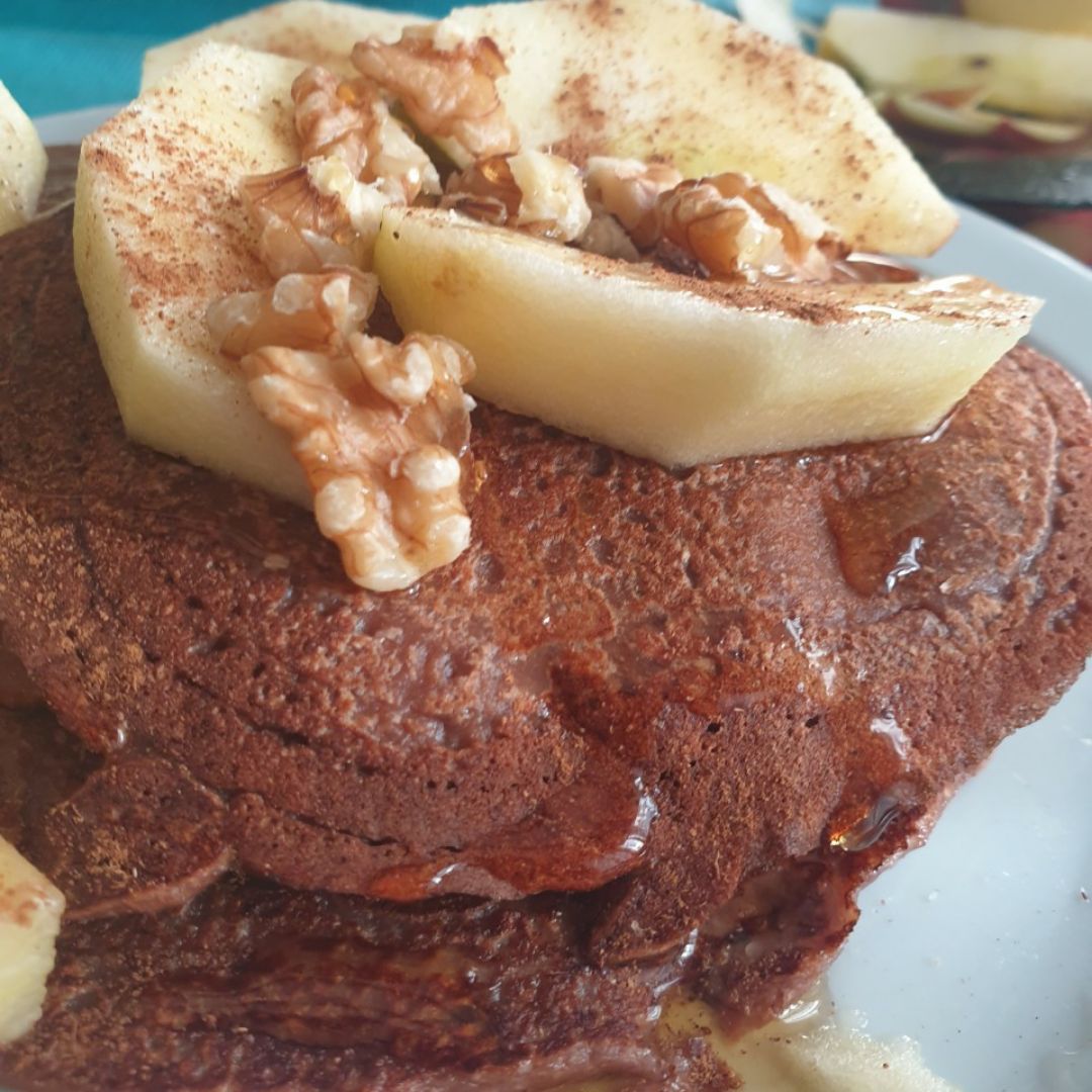 Tortitas de chocolotate con manzana y nueces 🥞🍎 Tortitas de chocolotate con manzana y nueces 🥞🍎