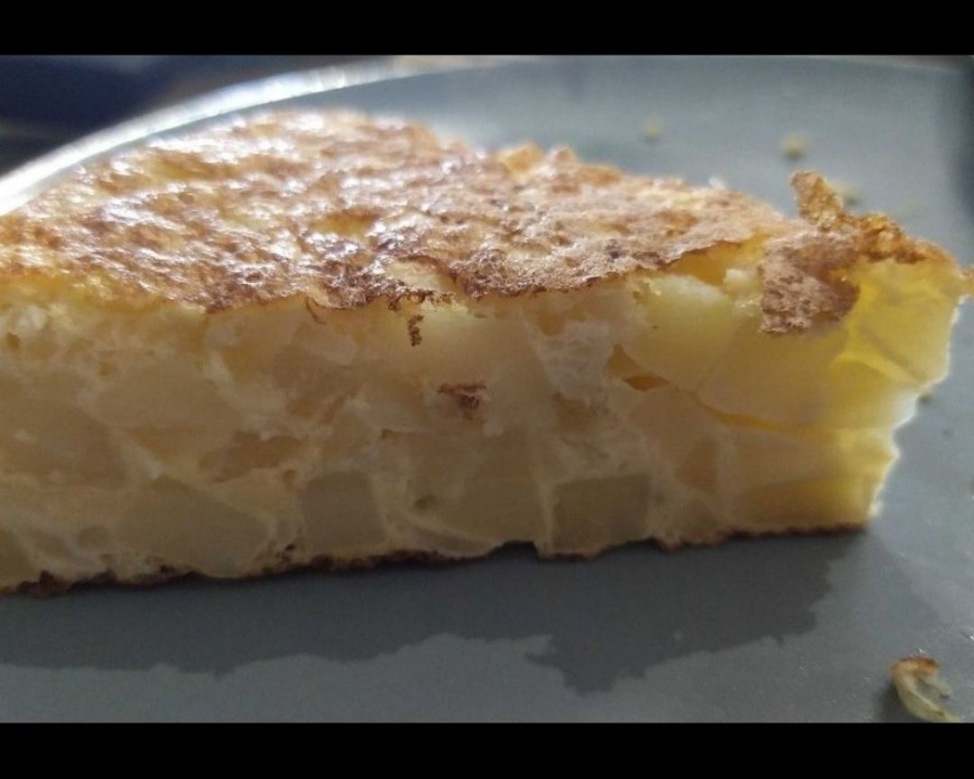 Tortilla de patata, coliflor y cebolla