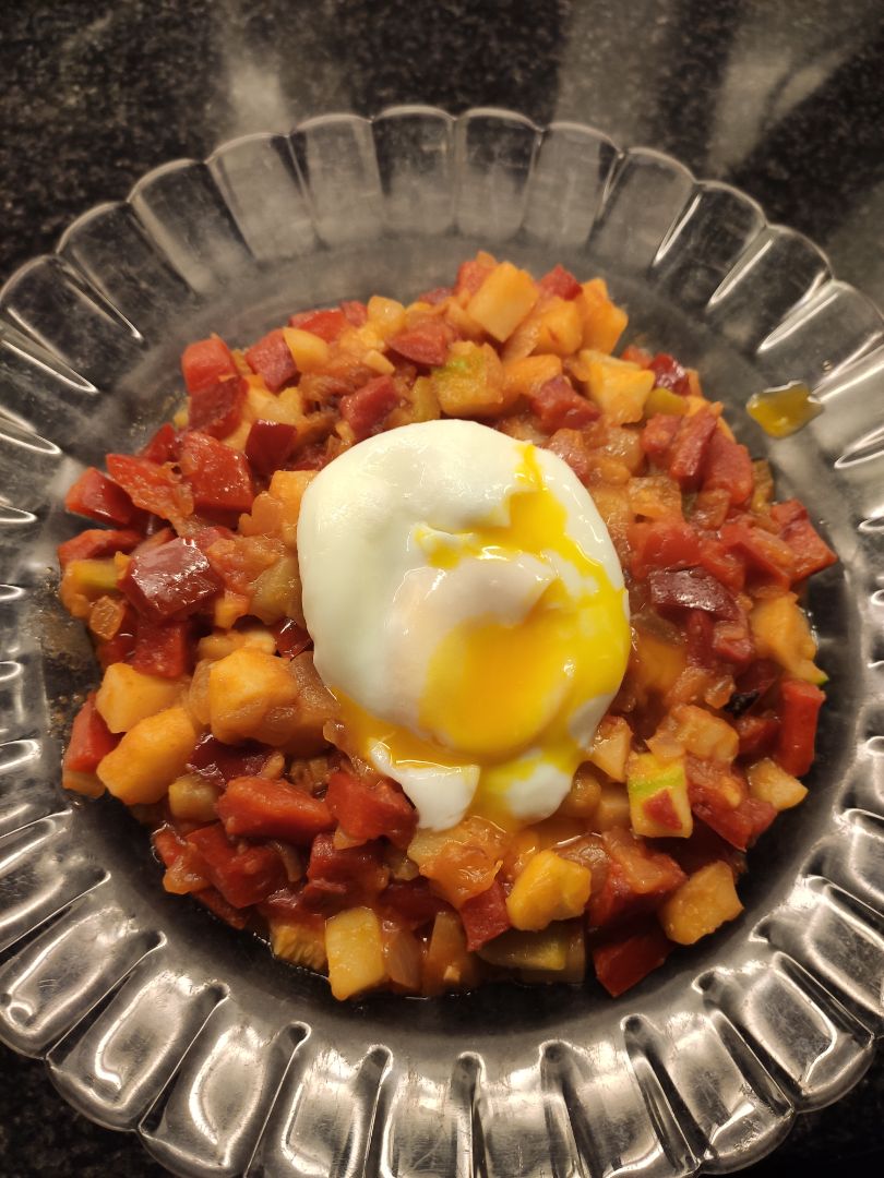 Pisto con huevo escalfado Pisto con huevo escalfado