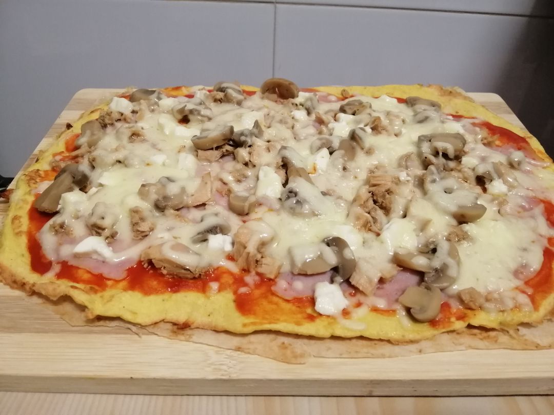 PIZZA CON BASE DE POLLO