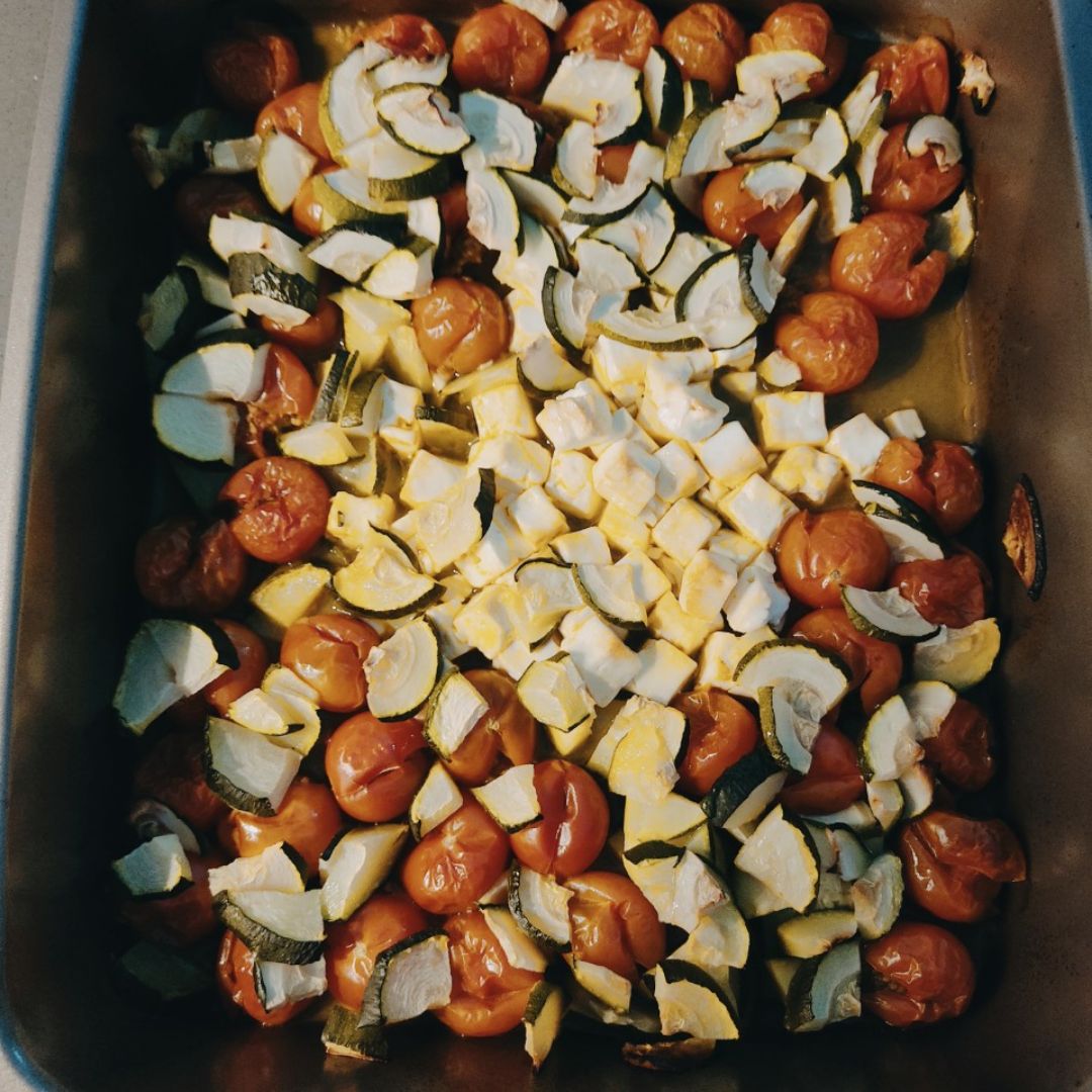 Pasta integral con cherrys, calabacín y queso feta Paso 0 Pasta integral con cherrys, calabacín y queso feta Paso 0