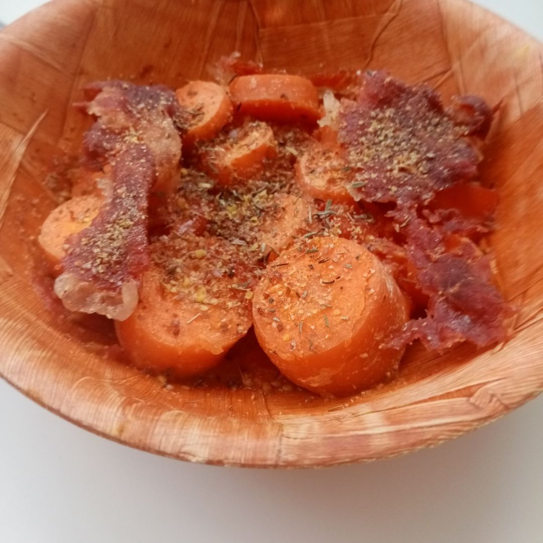 Snack de verduras con crujiente de jamón