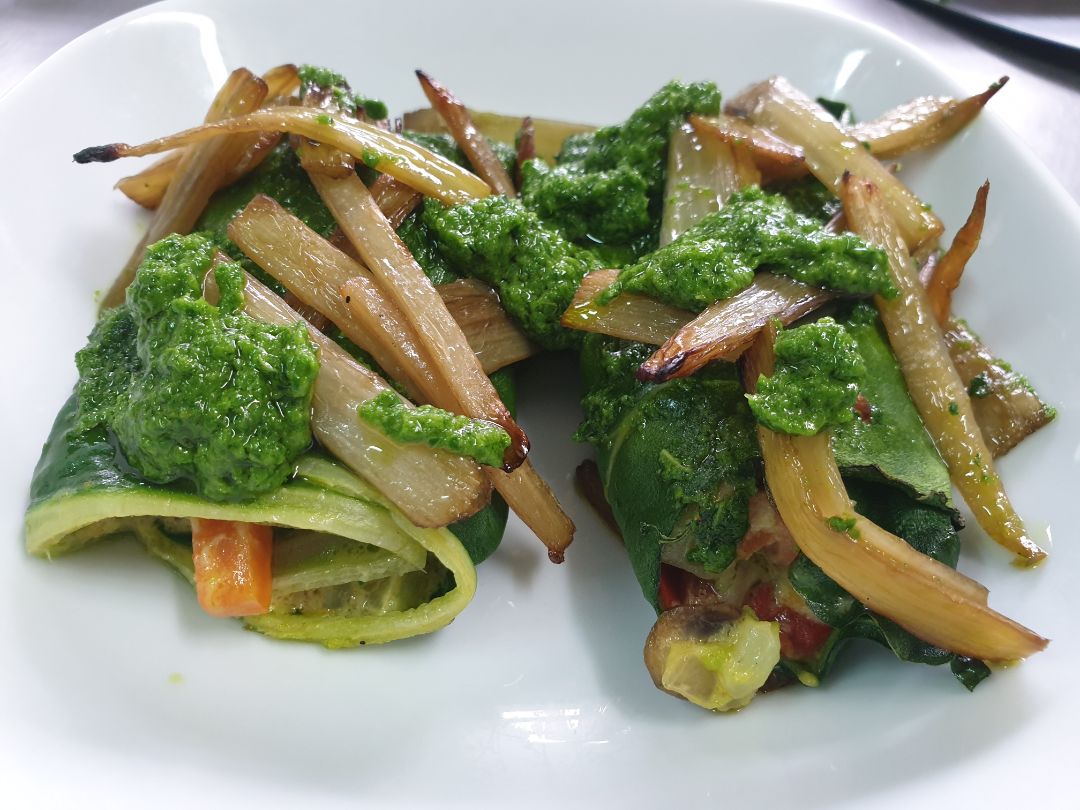 Rollitos de acelga con pesto Rollitos de acelga con pesto