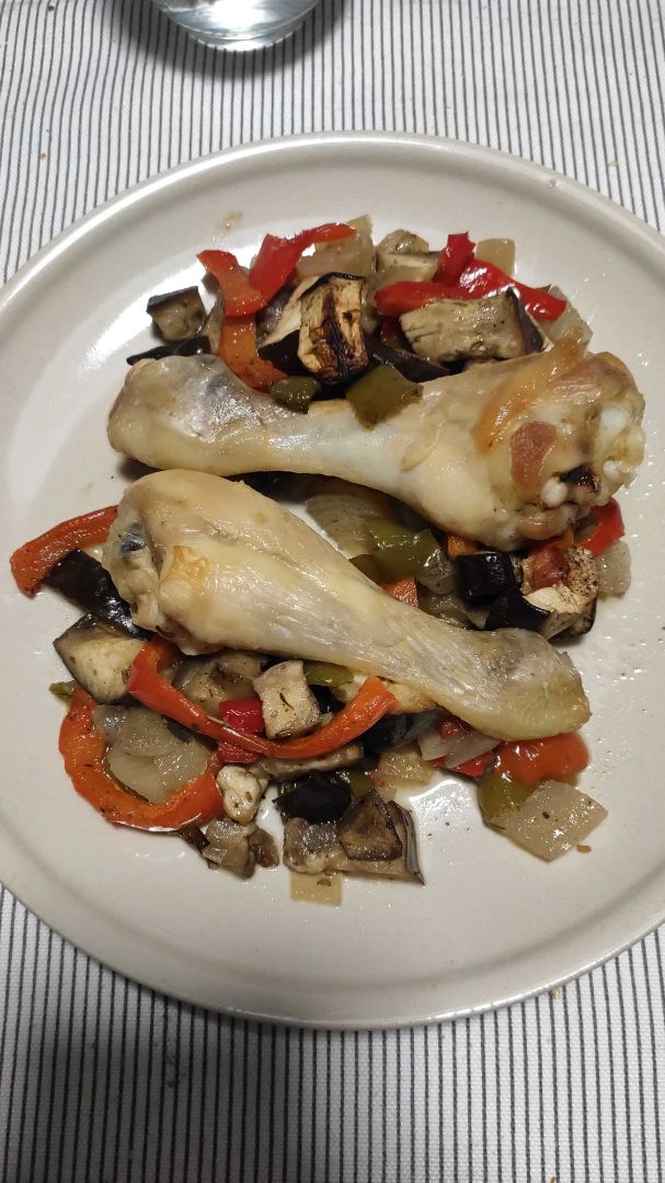 Jamoncitos pollo con verduras Jamoncitos pollo con verduras