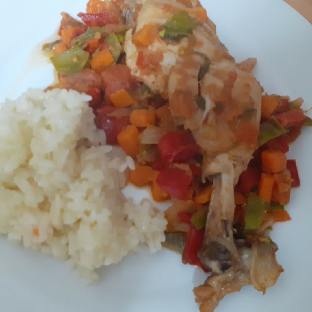 POLLO GUISADO CON ARROZ POLLO GUISADO CON ARROZ
