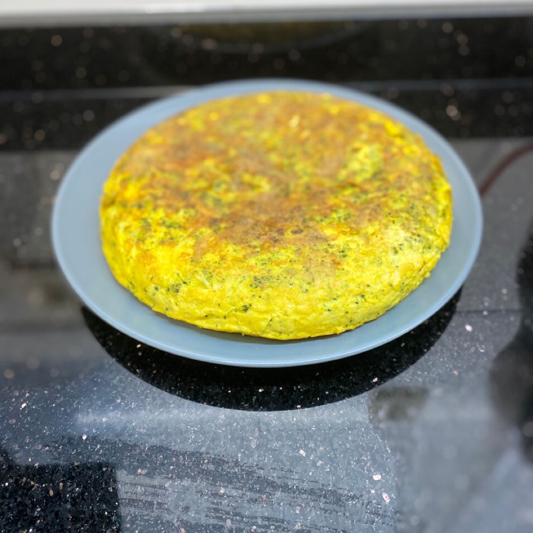 Tortilla de brócoli con queso