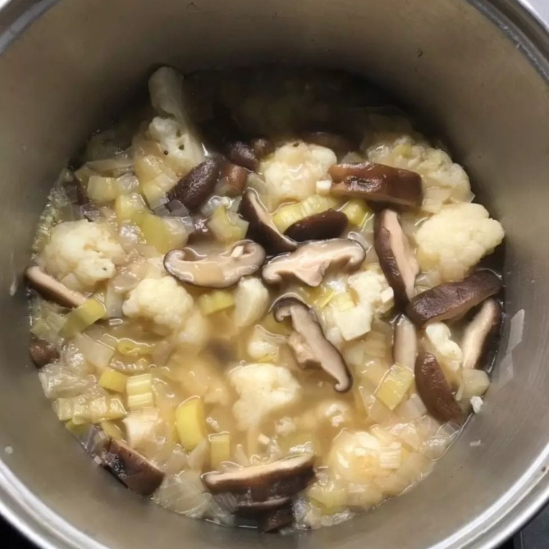 Crema de coliflor y setas shiitake Paso 4 Crema de coliflor y setas shiitake Paso 4