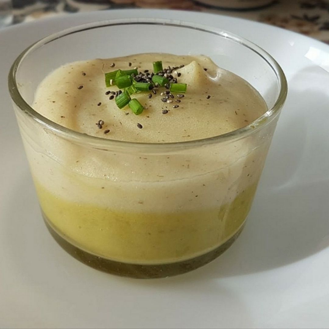 Vichyssoise de guisantes con manzana, y col con patata y trufa negra