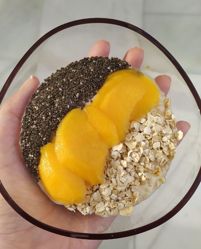 Yogur con melocotón, avena y chia Yogur con melocotón, avena y chia