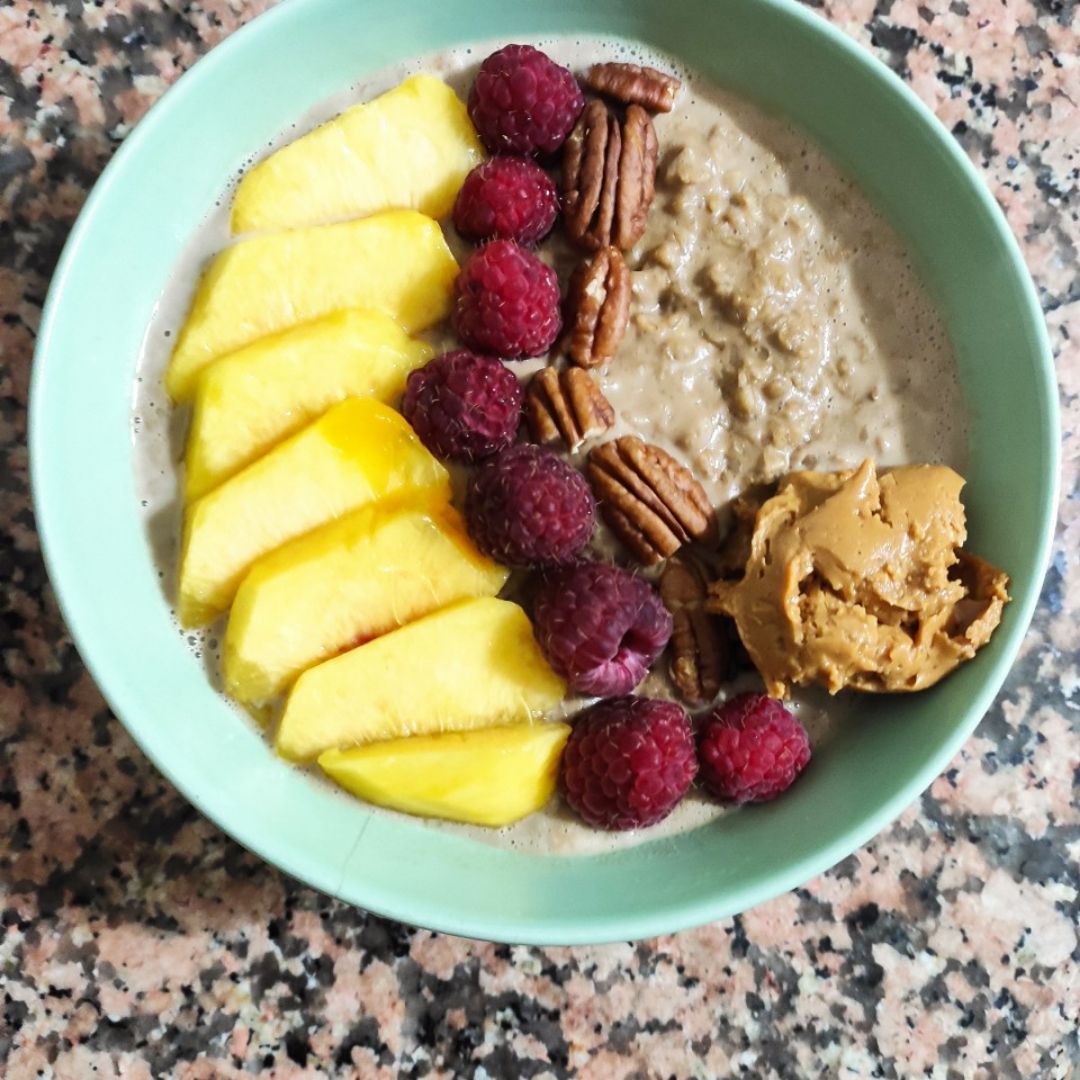 Porridge de nuez y nectarina Porridge de nuez y nectarina