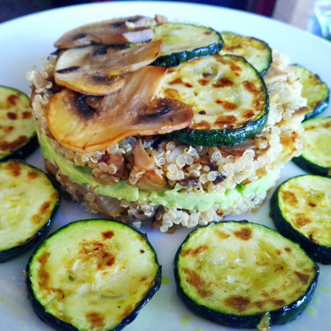 🥑TIMBAL DE QUINOA Y CHAMPIÑONES CON MAYONESA DE AGUACATE🥑 🥑TIMBAL DE QUINOA Y CHAMPIÑONES CON MAYONESA DE AGUACATE🥑