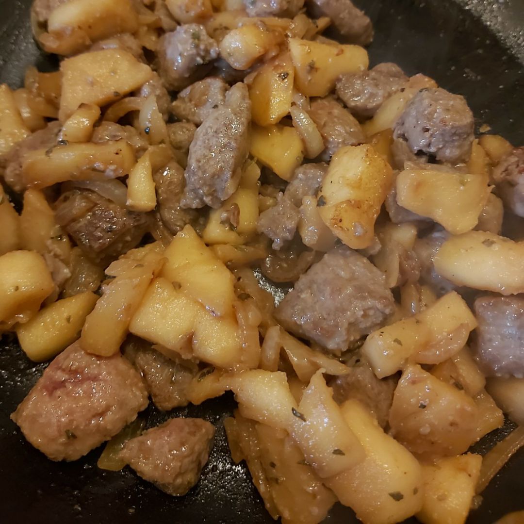 Ternera con manzana y cebolla Ternera con manzana y cebolla