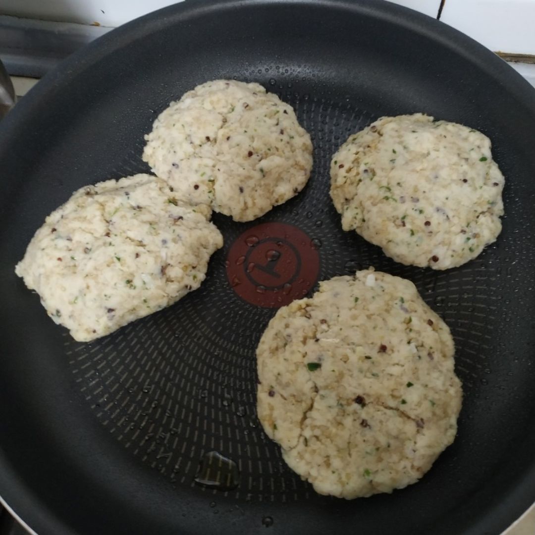Hamburguesas de merluza y quinoa Paso 3