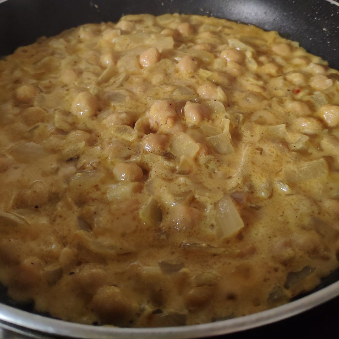 Garbanzos con huevo y salsa curry Paso 3