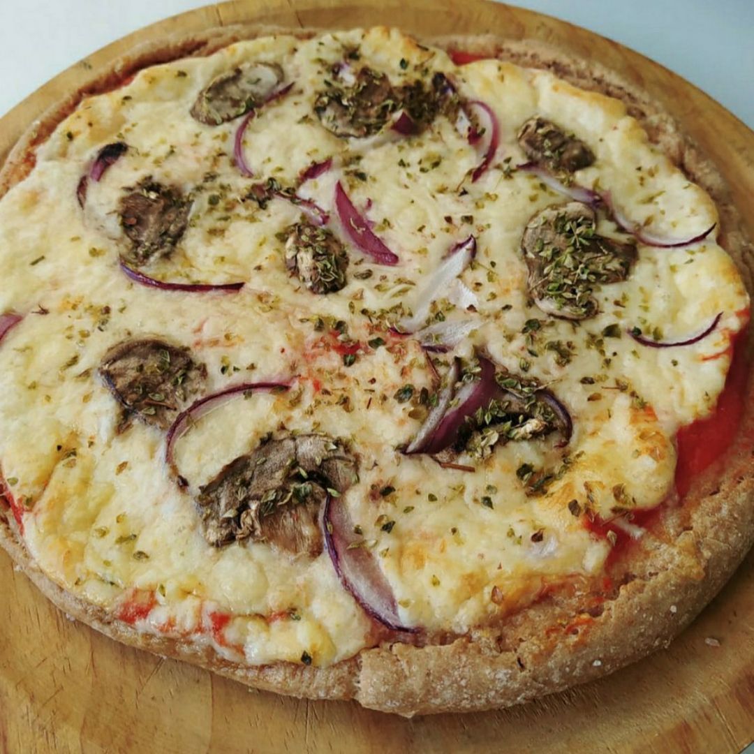 Pizza sin lactosa, con harina de espelta integral carbonara Pizza sin lactosa, con harina de espelta integral carbonara