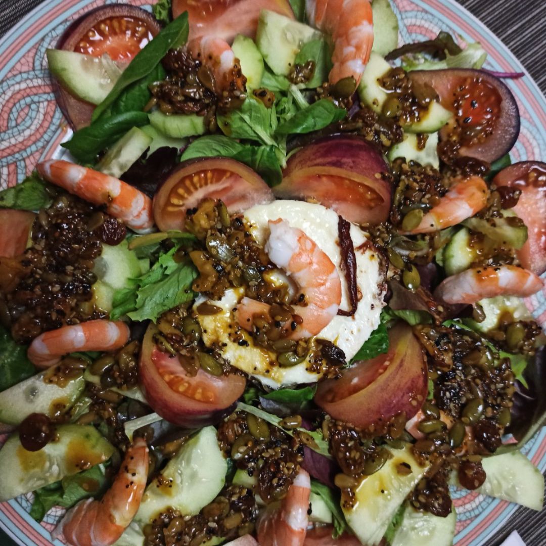 Ensalada de queso de cabra a la naranja con langostinos Ensalada de queso de cabra a la naranja con langostinos