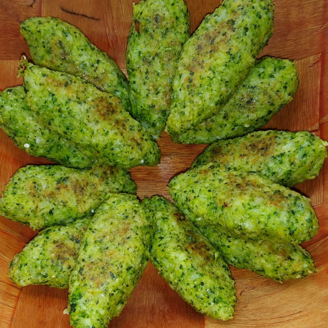 Croquetas al horno de brócoli y parmesano Croquetas al horno de brócoli y parmesano