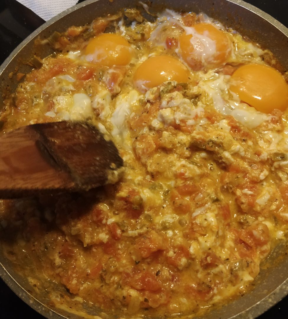Menemen - Revuelto tuco de huevos con tomate Paso 5 Menemen - Revuelto tuco de huevos con tomate Paso 5