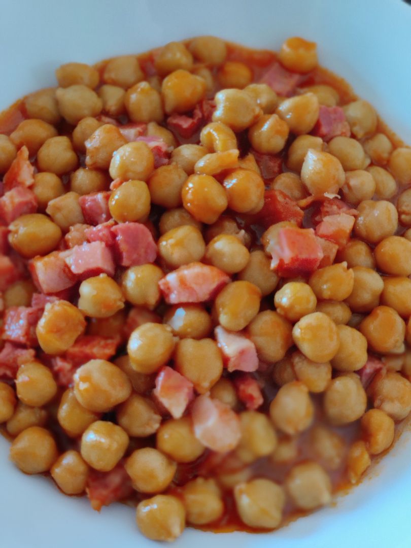Garbanzos con jamón