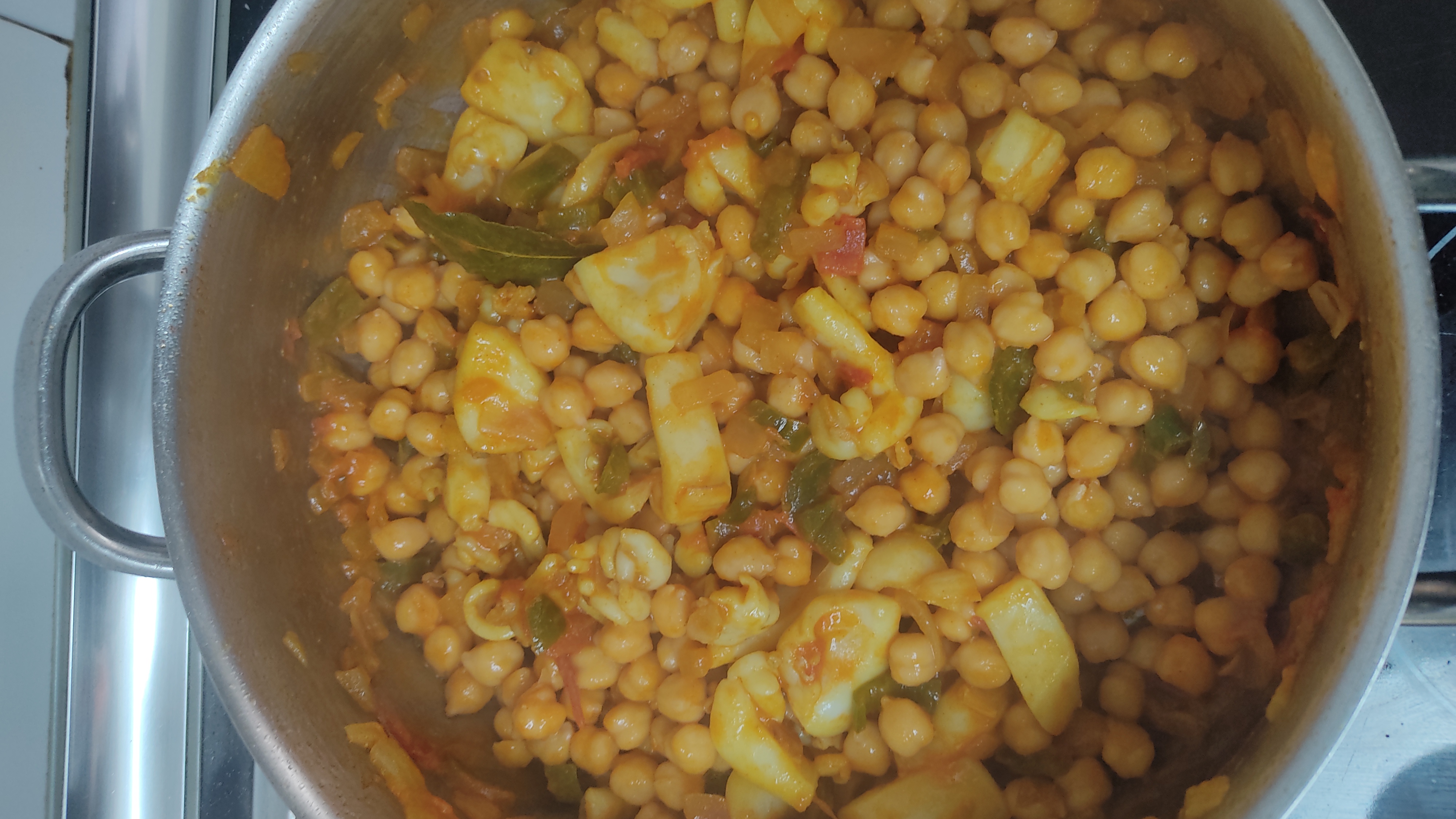 Garbanzos con sepia y gambones Paso 2 Garbanzos con sepia y gambones Paso 2