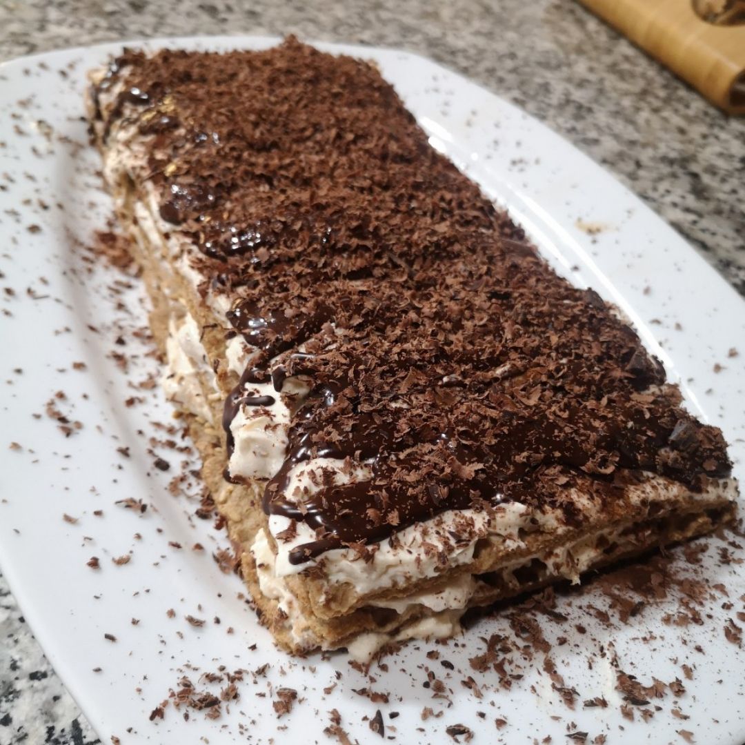 Tiramisú de yogur griego y pan wasa Tiramisú de yogur griego y pan wasa