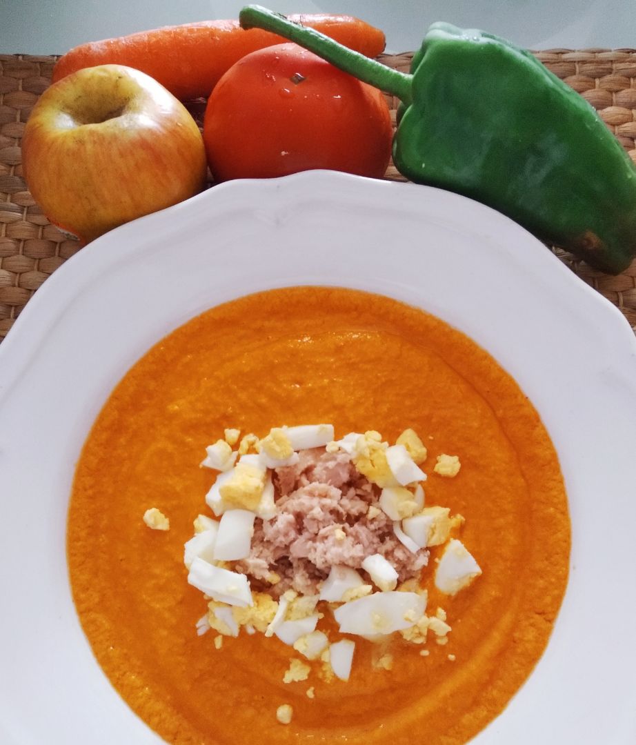 Salmorejo (bajo en calorías) para 2 personas aprox. Salmorejo (bajo en calorías) para 2 personas aprox.