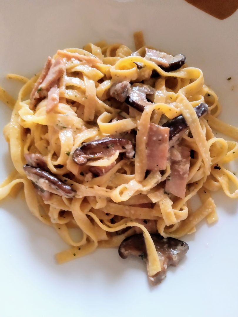 Tagliatella con setas siitake Tagliatella con setas siitake