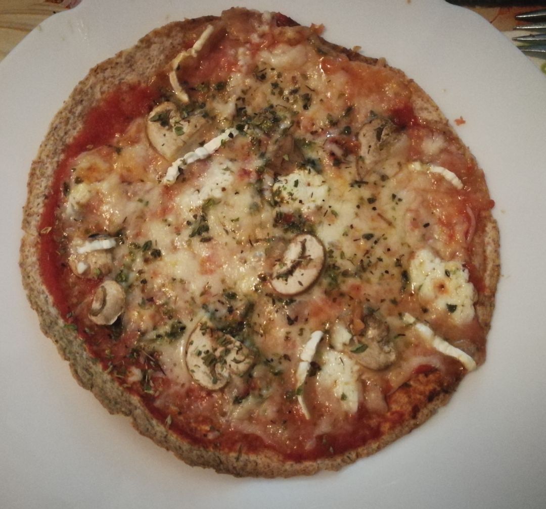 Pizza Realfood Espectacular 😍 con queso de cabra y champiñones