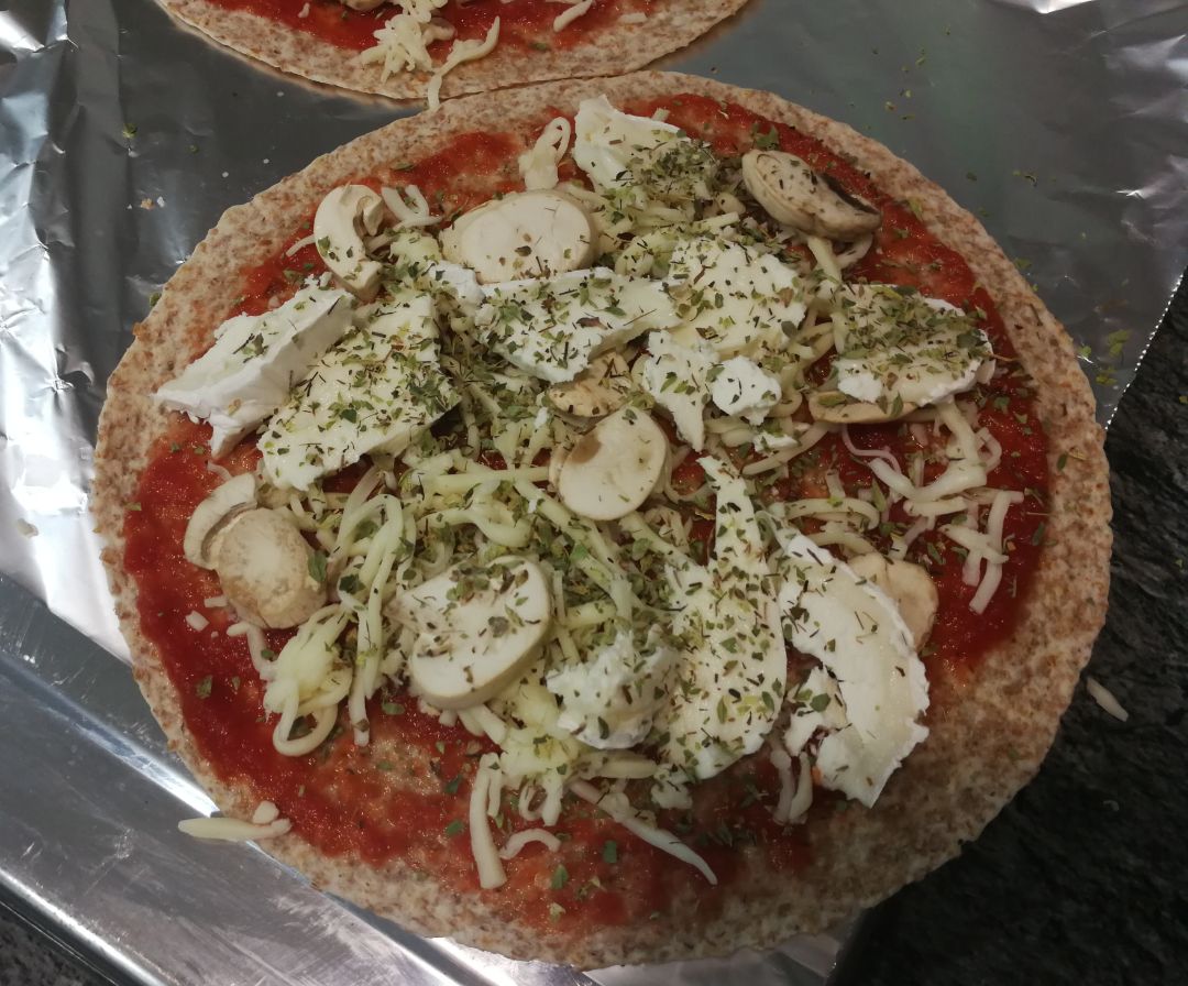 Pizza Realfood Espectacular 😍 con queso de cabra y champiñonesStep 0