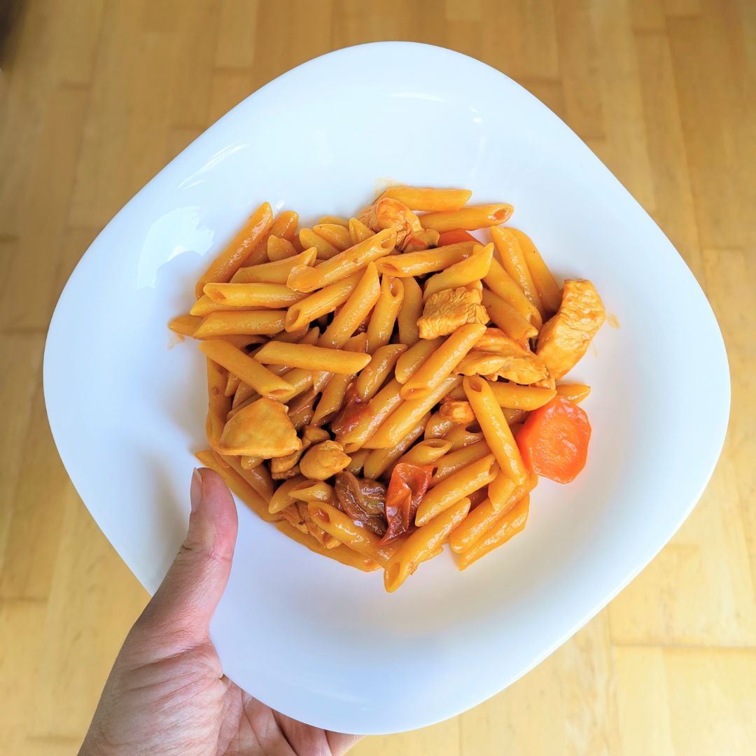 Macarrones con pollo y verduras Macarrones con pollo y verduras