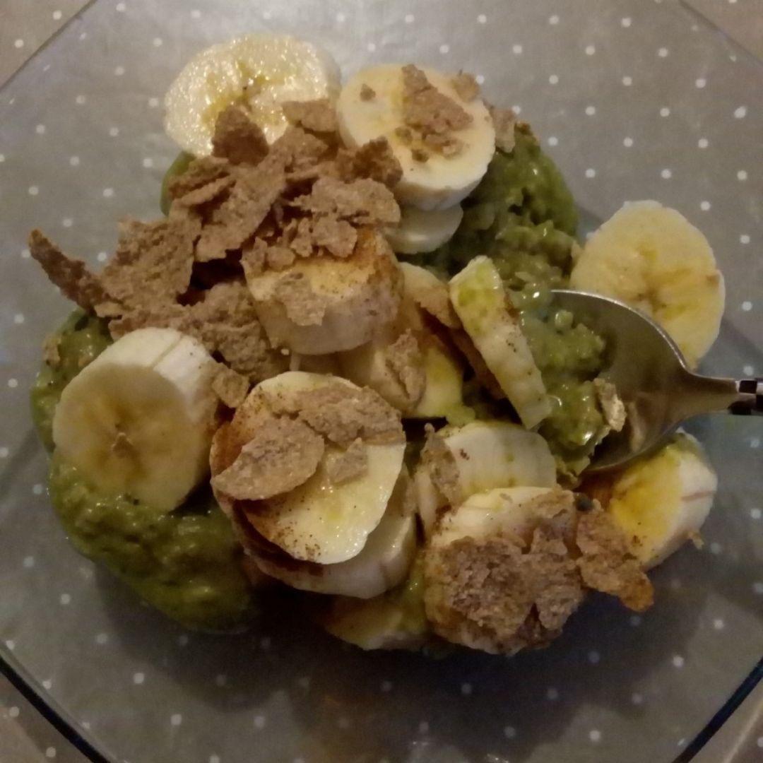 Porridge vegano de Té matcha y plátano.