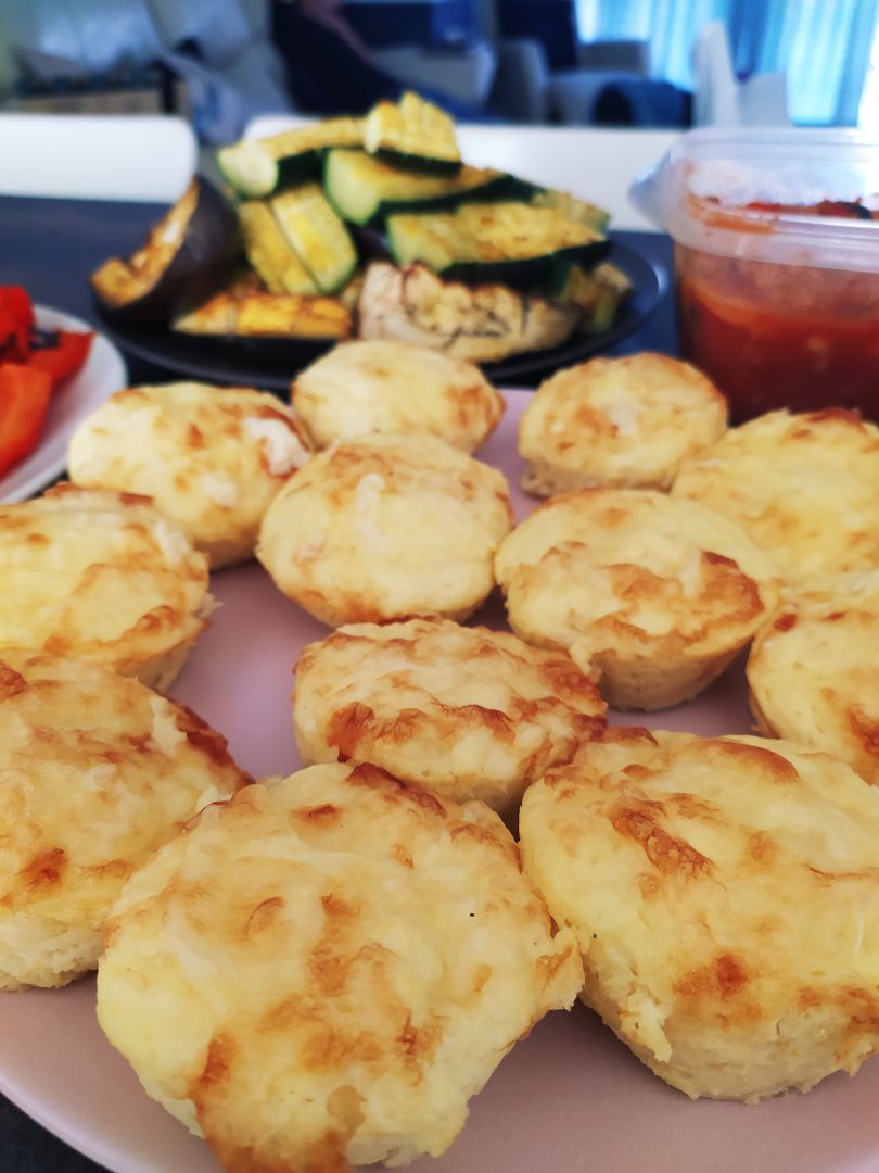 Muffin de tortilla de patata fit. Receta para 12 unidades (cada unidad tiene aproximadamente 90kcal) Muffin de tortilla de patata fit. Receta para 12 unidades (cada unidad tiene aproximadamente 90kcal)