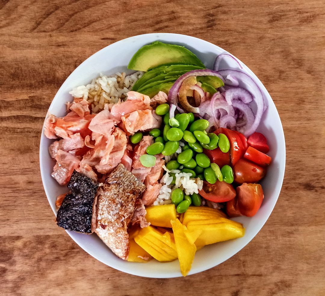 Poké de arroz con salmón Poké de arroz con salmón