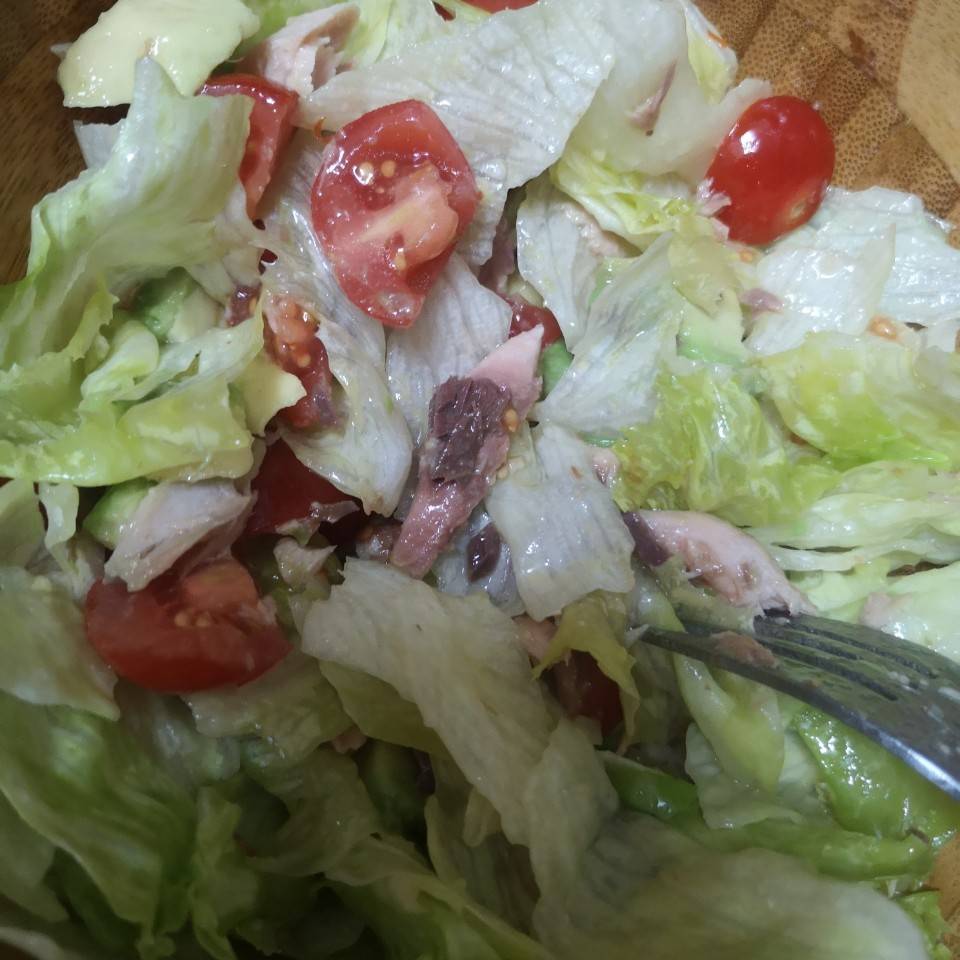 Ensalada de caballa y aguacate Ensalada de caballa y aguacate