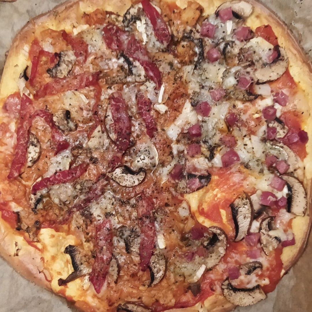 Base de pizza con tofu y huevo Base de pizza con tofu y huevo