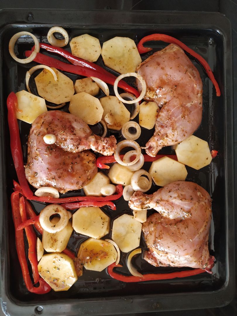🧅🍗Muslos de pollo al horno con patatas y verduras 🥔🌶️ Paso 3 🧅🍗Muslos de pollo al horno con patatas y verduras 🥔🌶️ Paso 3