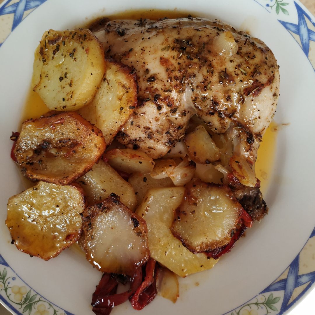 🧅🍗Muslos de pollo al horno con patatas y verduras 🥔🌶️ Paso 5 🧅🍗Muslos de pollo al horno con patatas y verduras 🥔🌶️ Paso 5