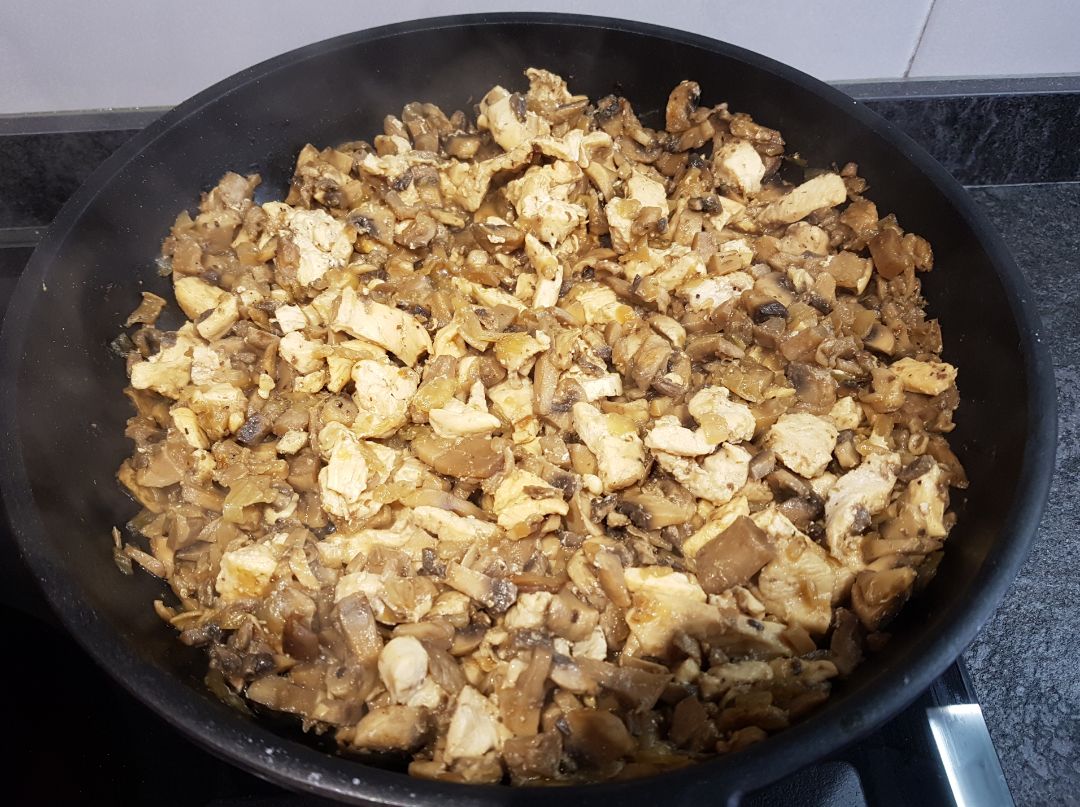 Pollo con champiñones y arroz Paso 1