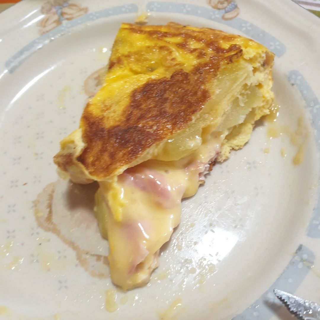 Tortilla de patata fit con jam贸n york y queso 馃嵈 Tortilla de patata fit con jam贸n york y queso 馃嵈