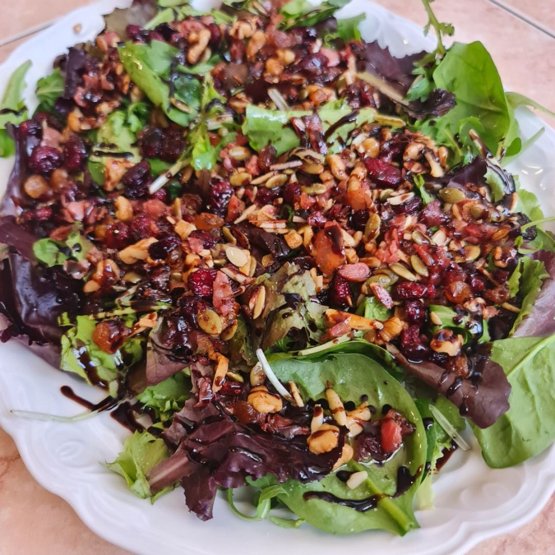 Ensalada templada de arandanos y frutos secos Ensalada templada de arandanos y frutos secos
