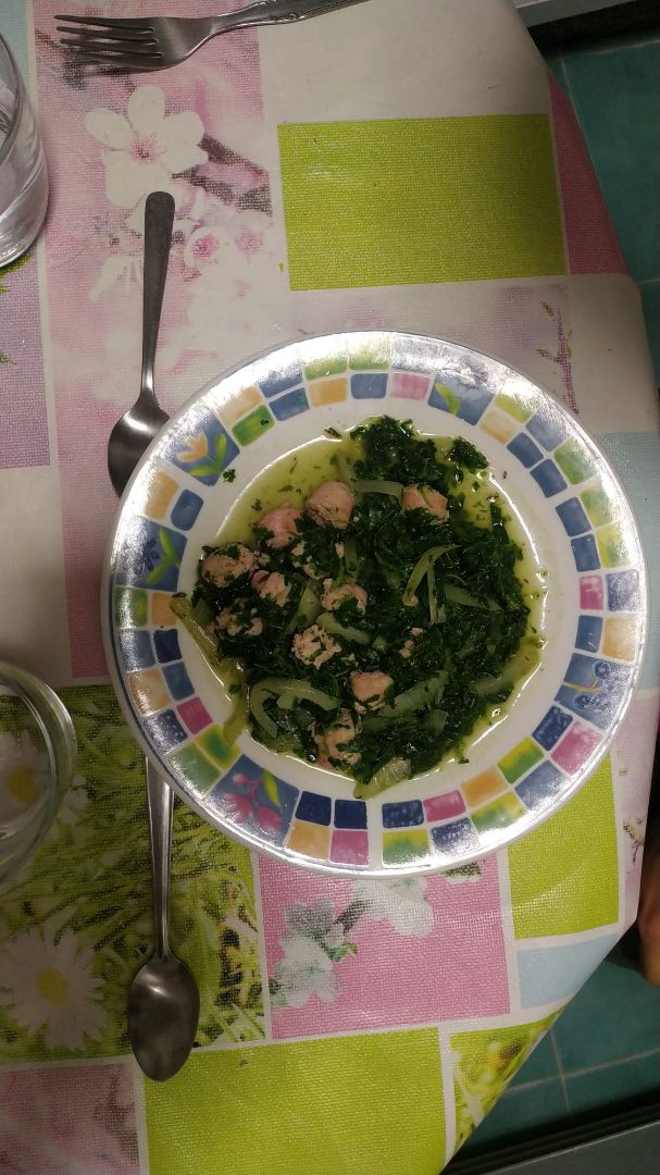 Pollo con espinacas Pollo con espinacas