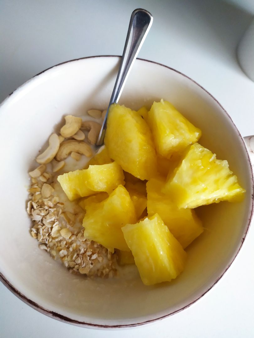 Yogurt con piña y anacardos 😋 Yogurt con piña y anacardos 😋