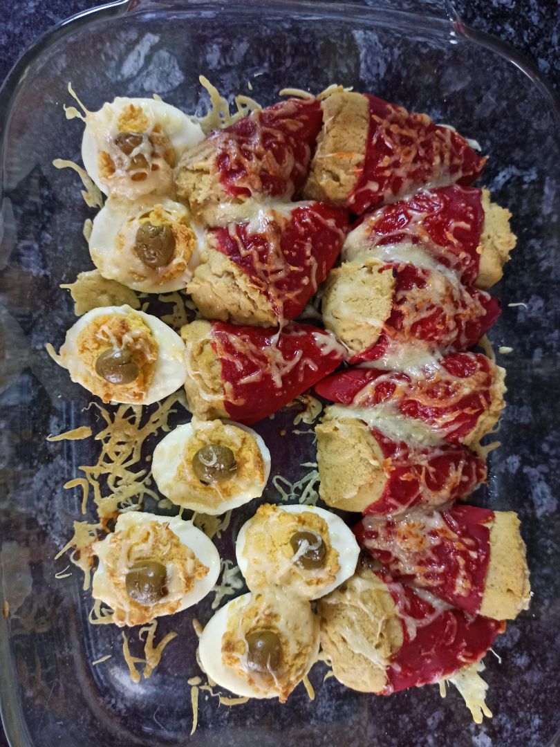 Pimiento del piquillo rellenos de hummus Pimiento del piquillo rellenos de hummus
