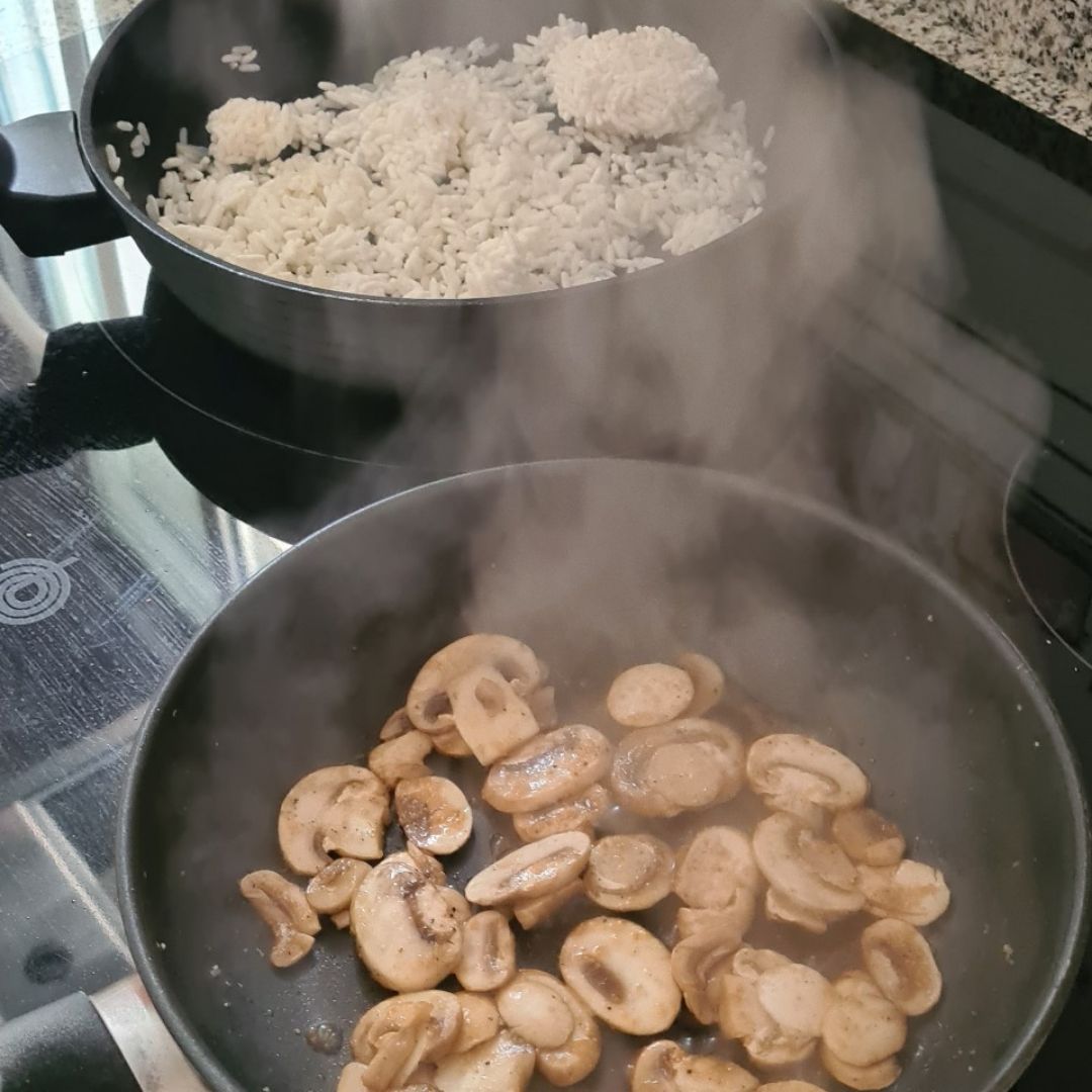 Arroz al limón con huevo y champiñones.  Paso 0
