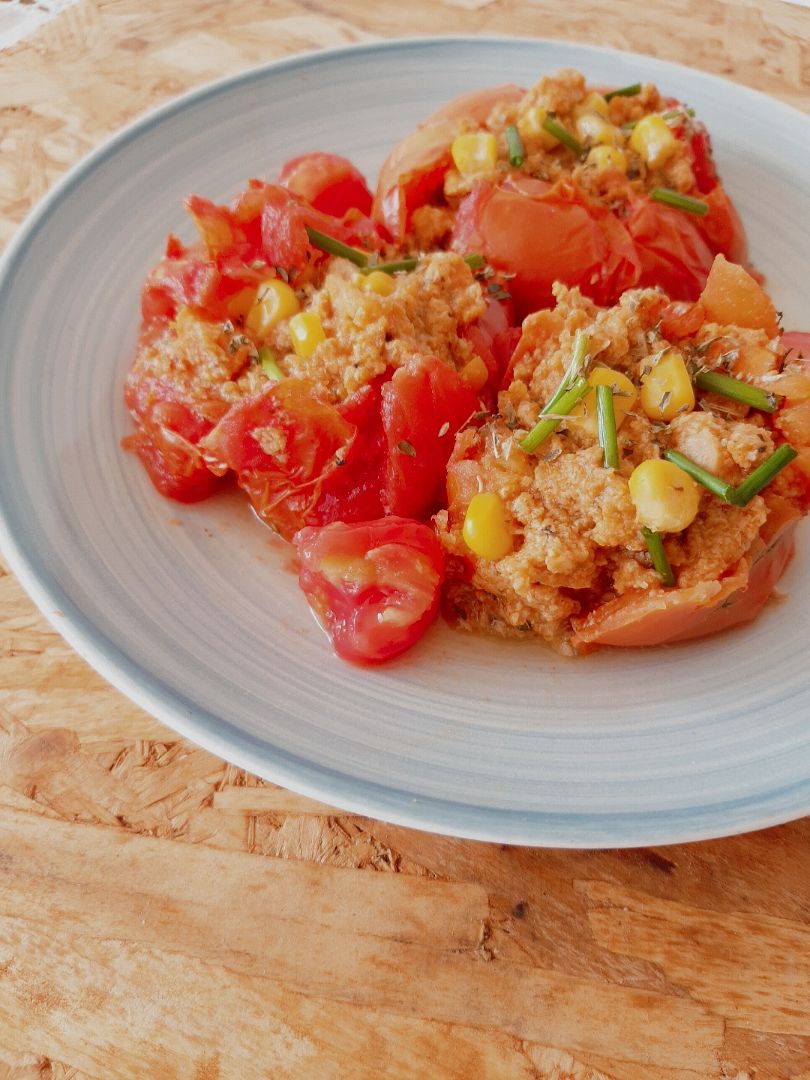 Tomates rellenos de soja texturizada y 🥕 Tomates rellenos de soja texturizada y 🥕