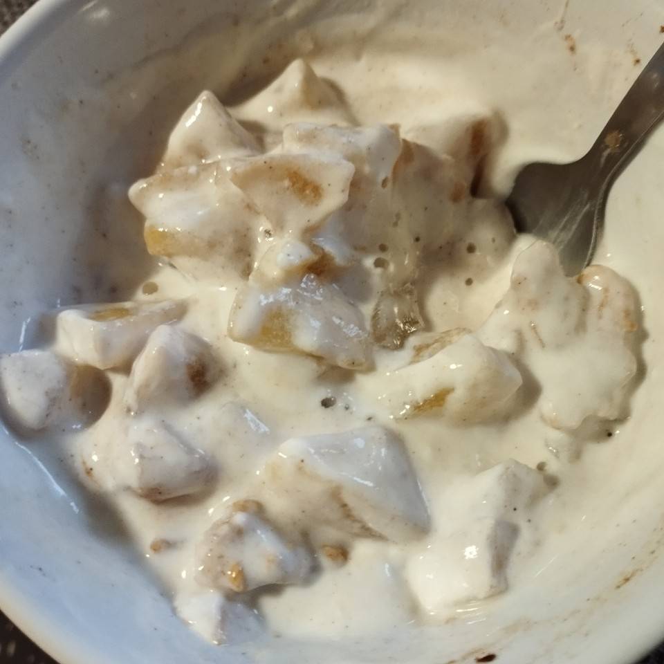 Yogur con manzana asada y nueces 