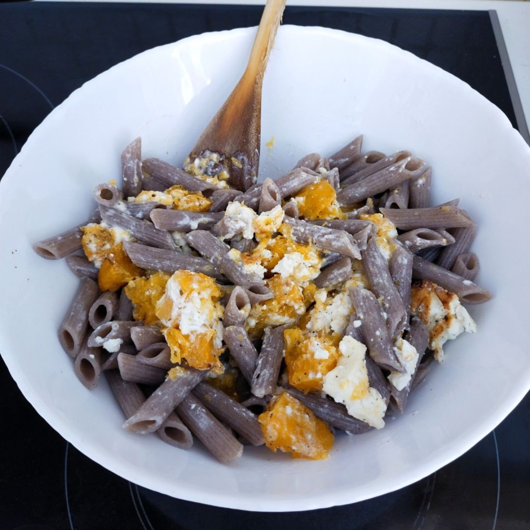 Pasta con calabaza y queso feta 