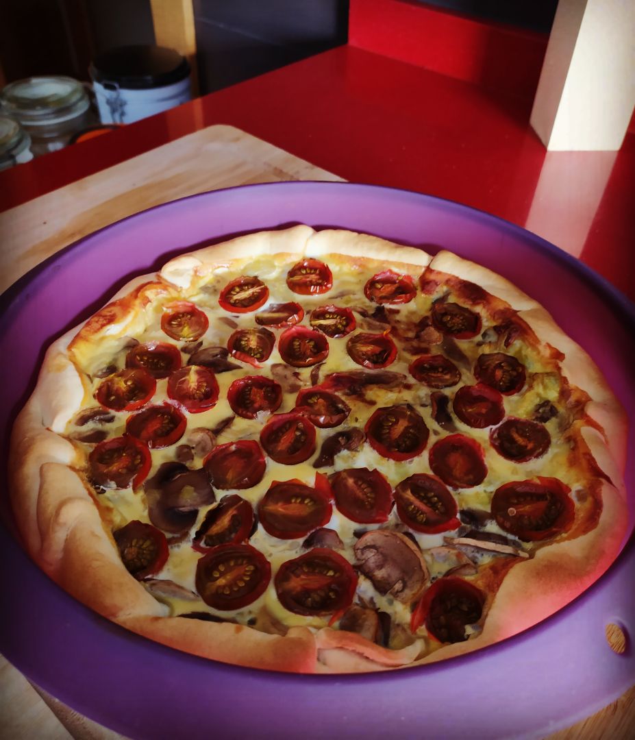 Quiche de puerros, champiñones, huevo y tomates cherry Quiche de puerros, champiñones, huevo y tomates cherry