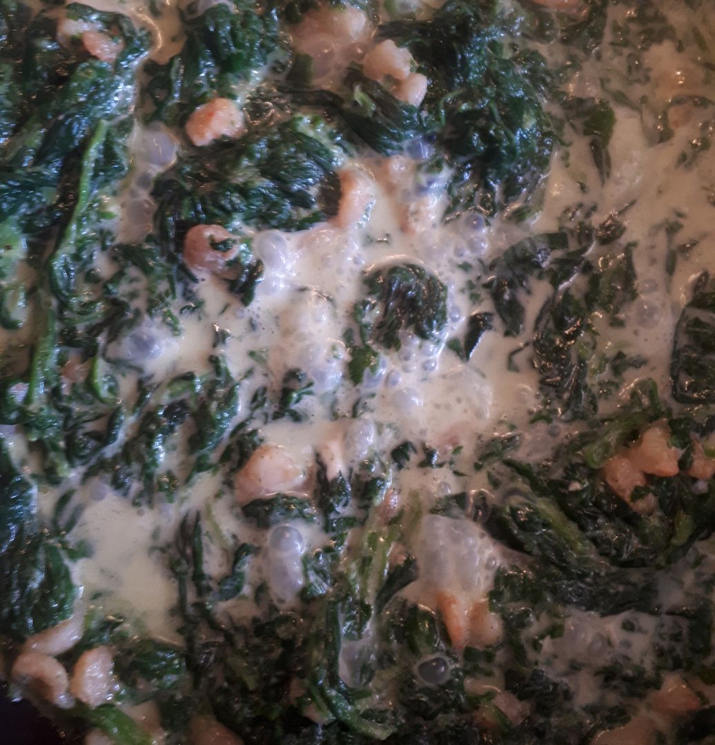 Espaguetis con salsa de espinacas y gambas Paso 4